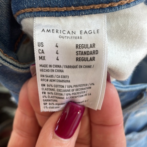 American eagle dream Jean. Size 4 stretchy. Super high rise jegging. - Picture 4 of 8